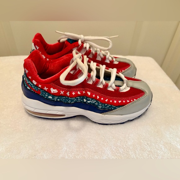Nike Air Max 95 Christmas Sweater - Size 2.5 Youth - Picture 1 of 11